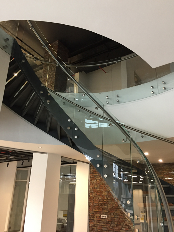 Duplex Design - Nice - Escalier verre