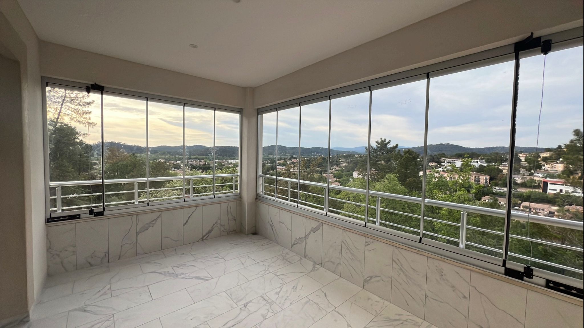 Mur en verre - Installation garde-corps mur en verre Saint-Tropez Var